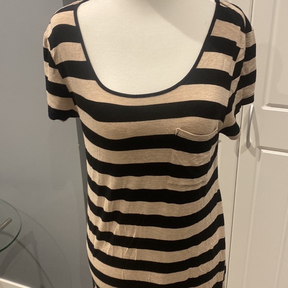 Kensie Cap Sleeve  Dress (Beige and black stripe) - Picture 2 of 4
